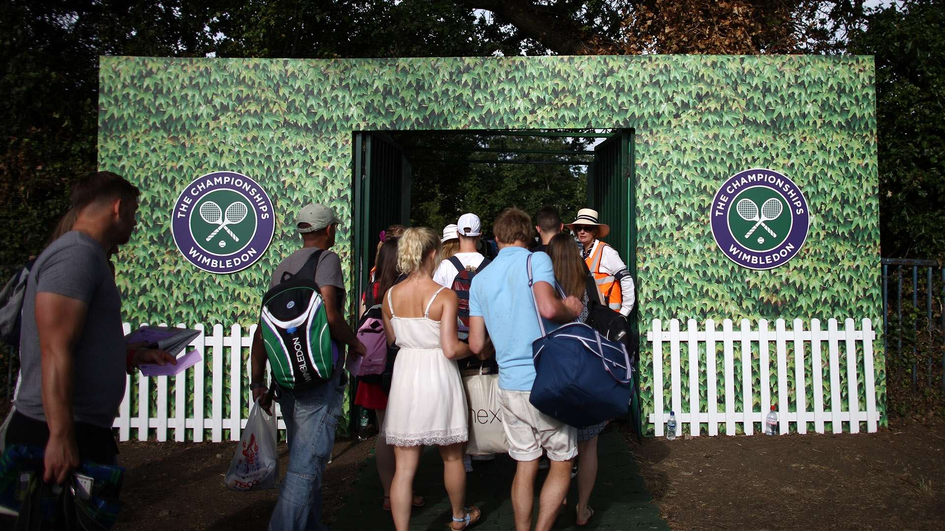 对阵独行侠，湖人胜率77.6%！湖人不能大意，东契奇老詹要注意2点.